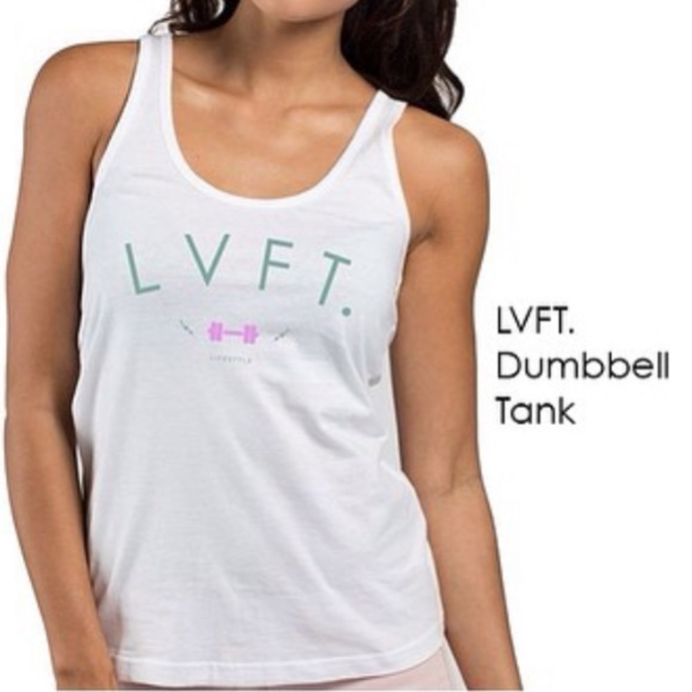 💪🏼 Large livefit white tank. Fits more like s-m